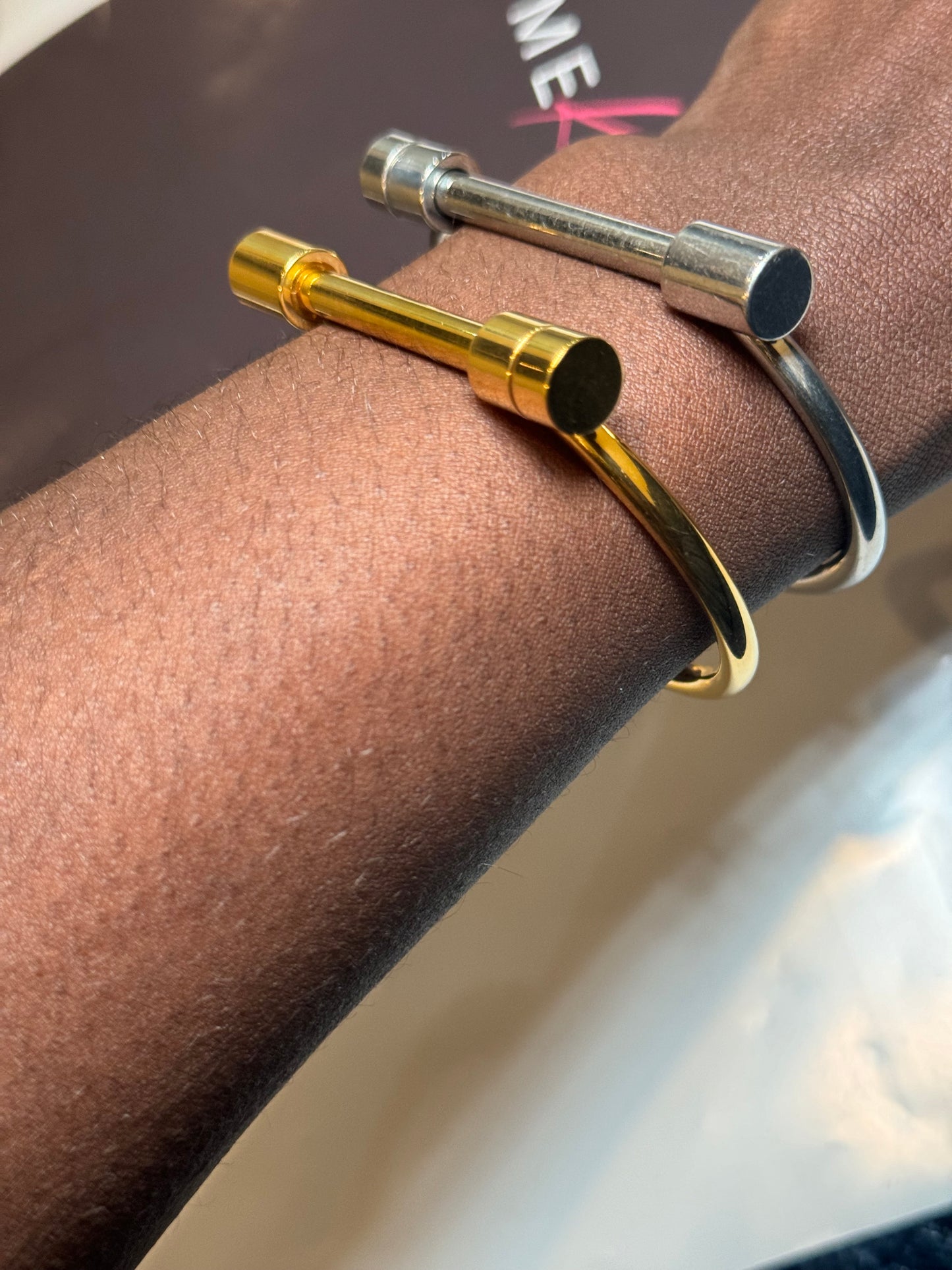 “No Basic” bracelet