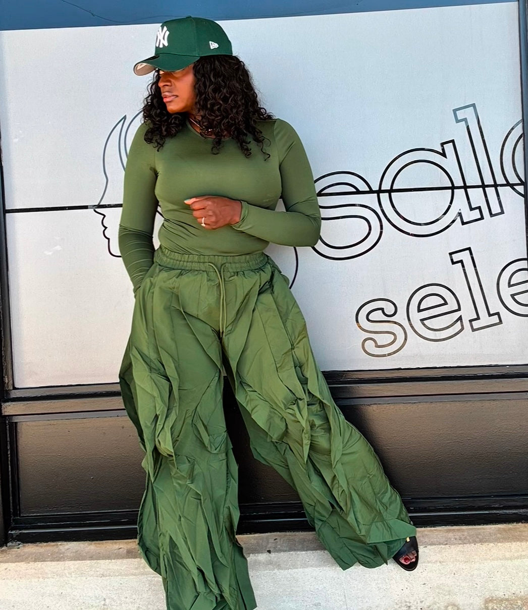 “Olive Me Cargo Crinkle Set”