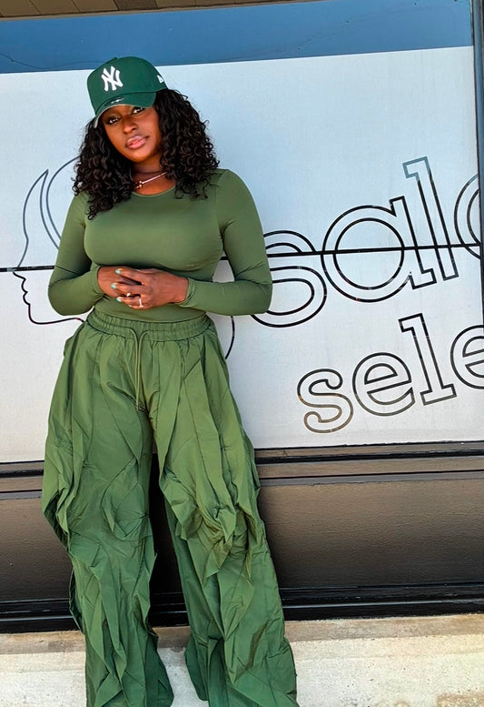 “Olive Me Cargo Crinkle Set”
